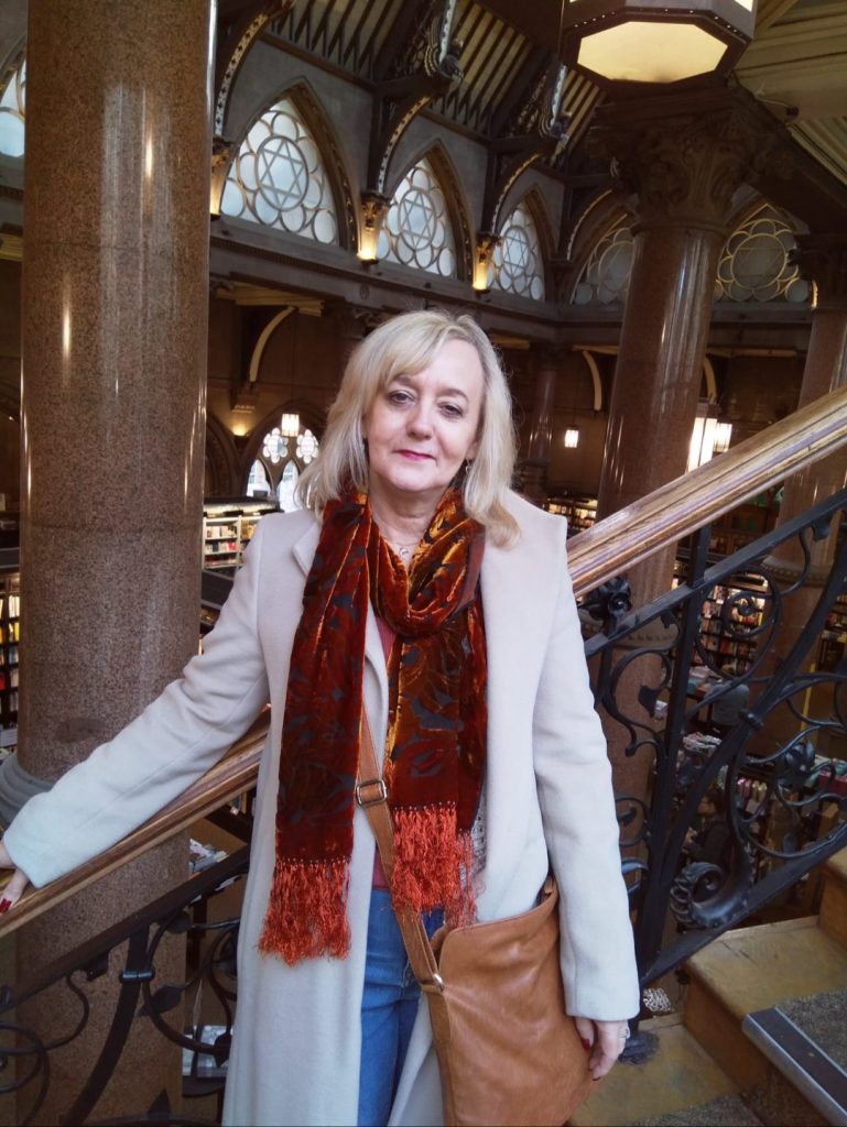 Trisha - Psychometry and Tarot